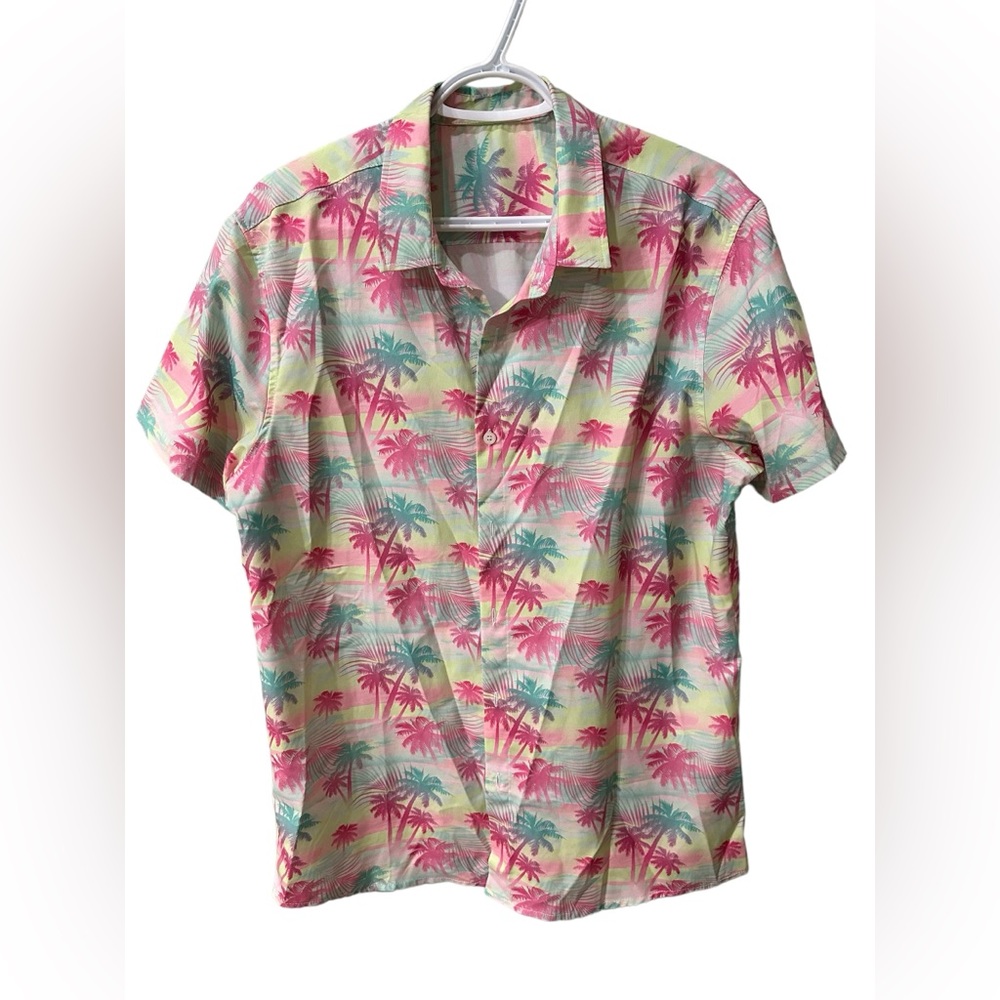 💚Women’s tropical button down 🌴
